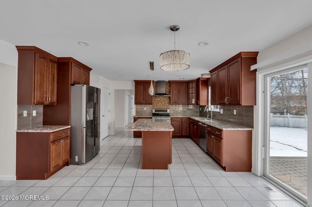 482 Meadowood Road, Jackson, NJ 08527