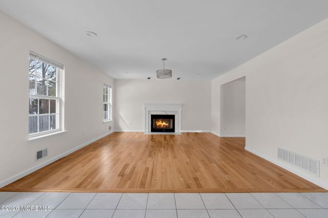 482 Meadowood Road, Jackson, NJ 08527