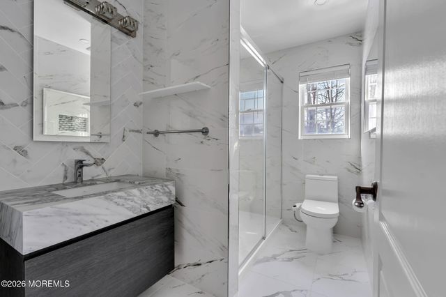 482 Meadowood Road, Jackson, NJ 08527