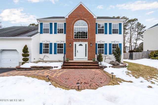 482 Meadowood Road, Jackson, NJ 08527