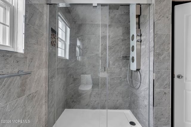 482 Meadowood Road, Jackson, NJ 08527