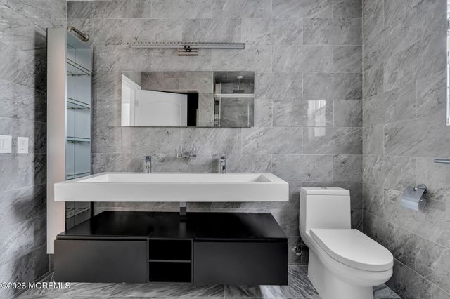 482 Meadowood Road, Jackson, NJ 08527