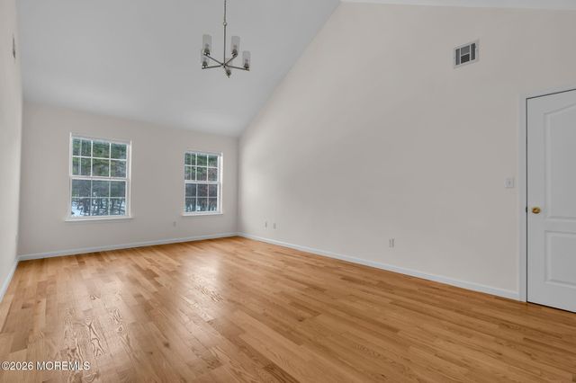 482 Meadowood Road, Jackson, NJ 08527