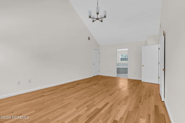 482 Meadowood Road, Jackson, NJ 08527