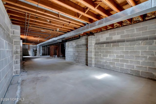 482 Meadowood Road, Jackson, NJ 08527