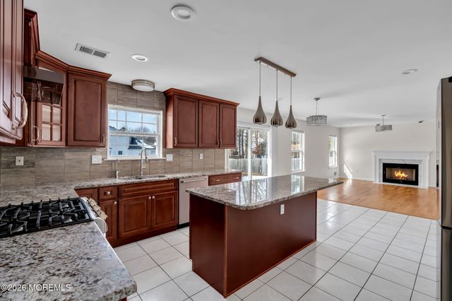 482 Meadowood Road, Jackson, NJ 08527