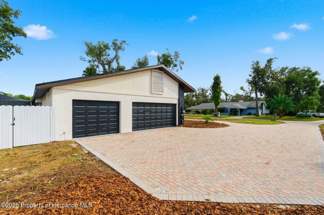 916 River Rapids Avenue, Brandon, FL 33511