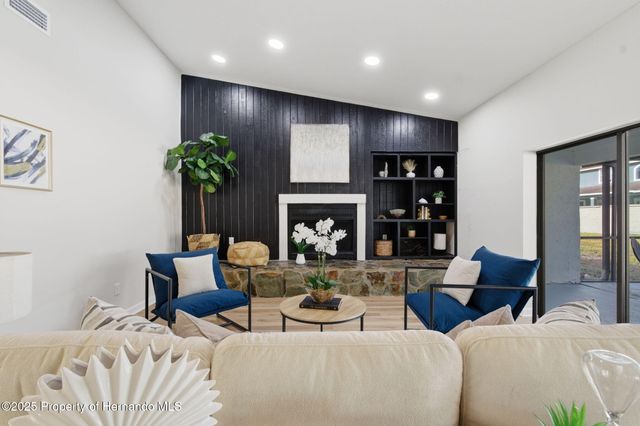 916 River Rapids Avenue, Brandon, FL 33511