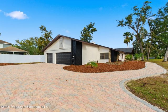 916 River Rapids Avenue, Brandon, FL 33511