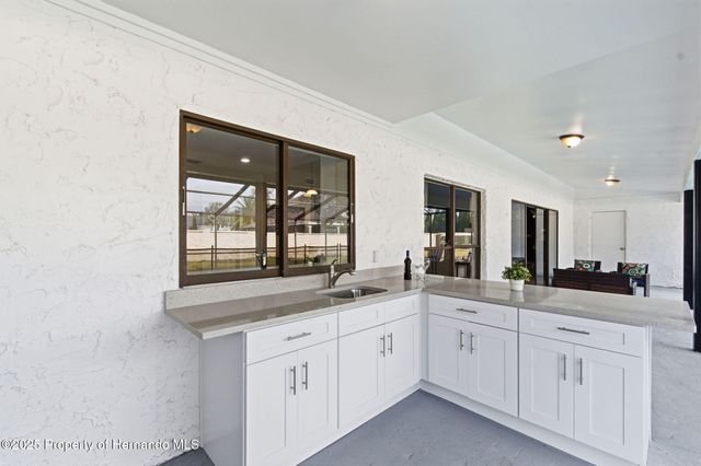 916 River Rapids Avenue, Brandon, FL 33511