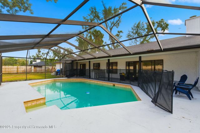 916 River Rapids Avenue, Brandon, FL 33511