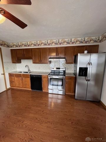 1032 Armsgate Road, Springfield, OH 45503