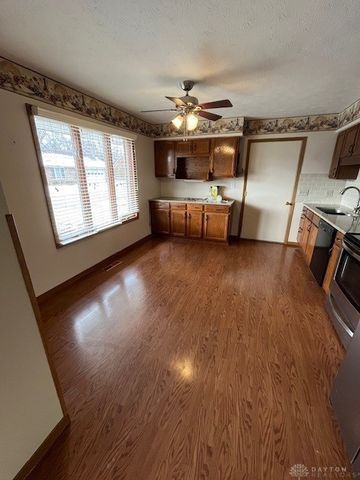 1032 Armsgate Road, Springfield, OH 45503