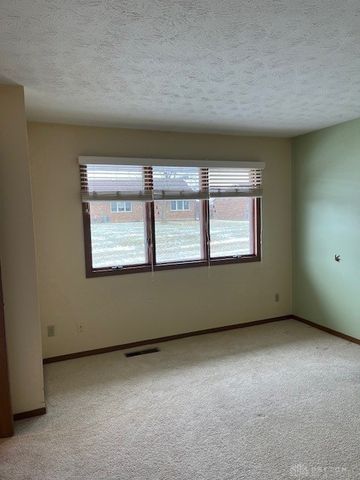 1032 Armsgate Road, Springfield, OH 45503