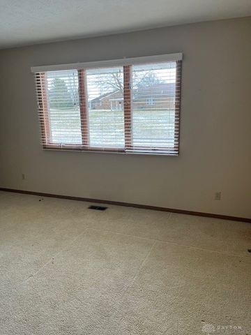 1032 Armsgate Road, Springfield, OH 45503