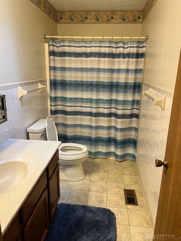 1032 Armsgate Road, Springfield, OH 45503