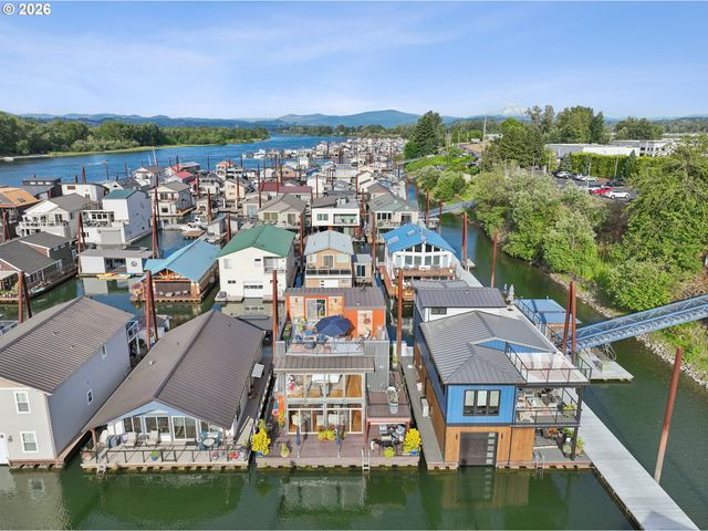 18525 Ne Marine Dr D-2, Portland, OR 97230