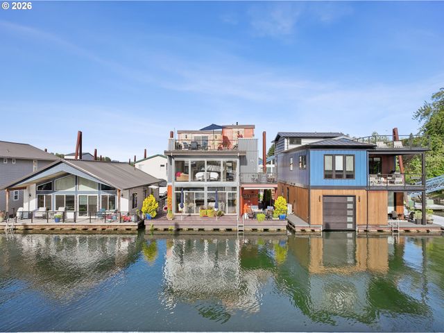 18525 Ne Marine Dr D-2, Portland, OR 97230