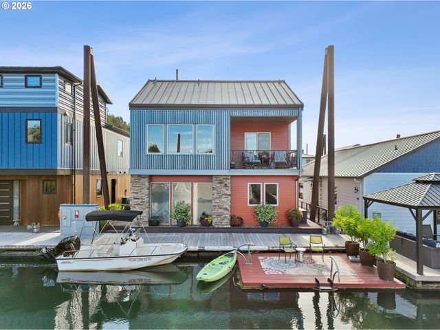 18525 Ne Marine Dr D-2, Portland, OR 97230