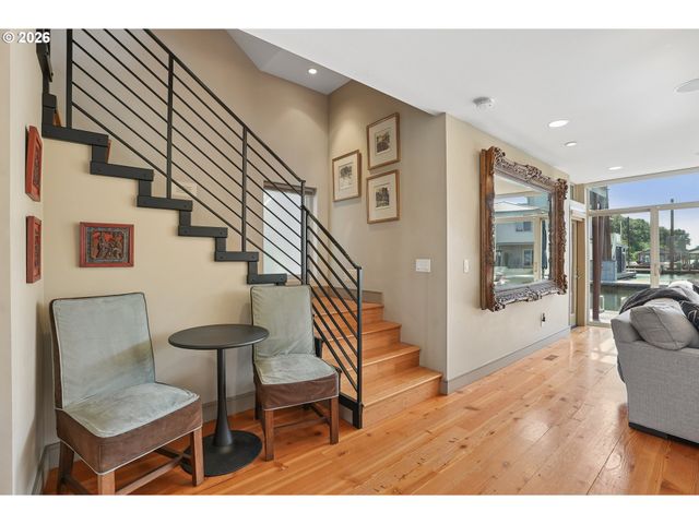 18525 Ne Marine Dr D-2, Portland, OR 97230