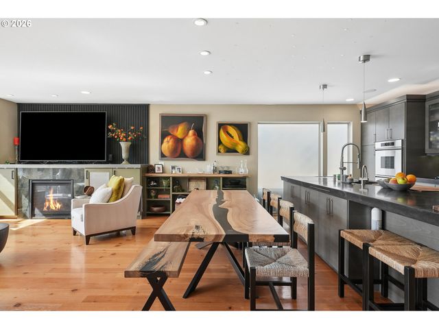 18525 Ne Marine Dr D-2, Portland, OR 97230
