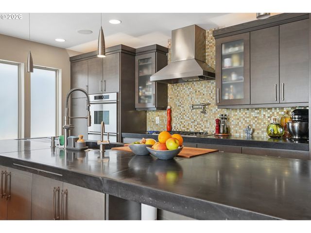 18525 Ne Marine Dr D-2, Portland, OR 97230
