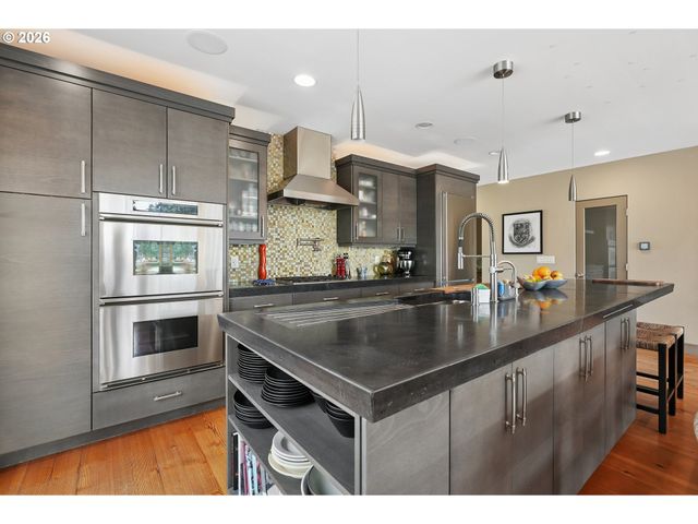 18525 Ne Marine Dr D-2, Portland, OR 97230