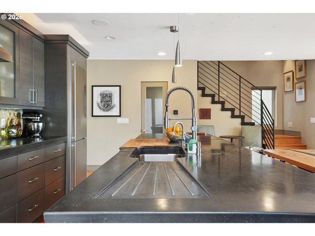 18525 Ne Marine Dr D-2, Portland, OR 97230