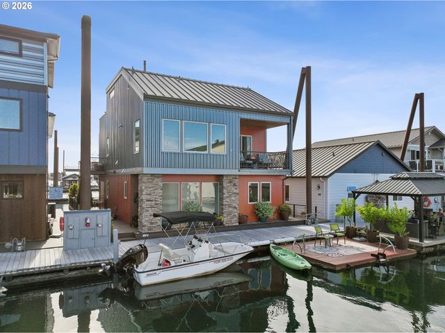 18525 Ne Marine Dr D-2, Portland, OR 97230