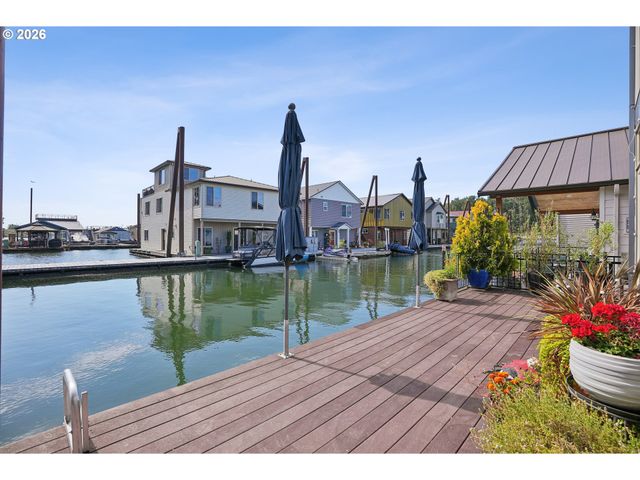18525 Ne Marine Dr D-2, Portland, OR 97230