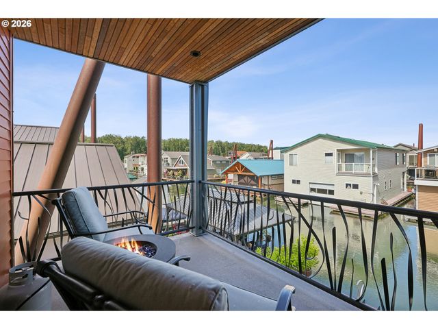 18525 Ne Marine Dr D-2, Portland, OR 97230