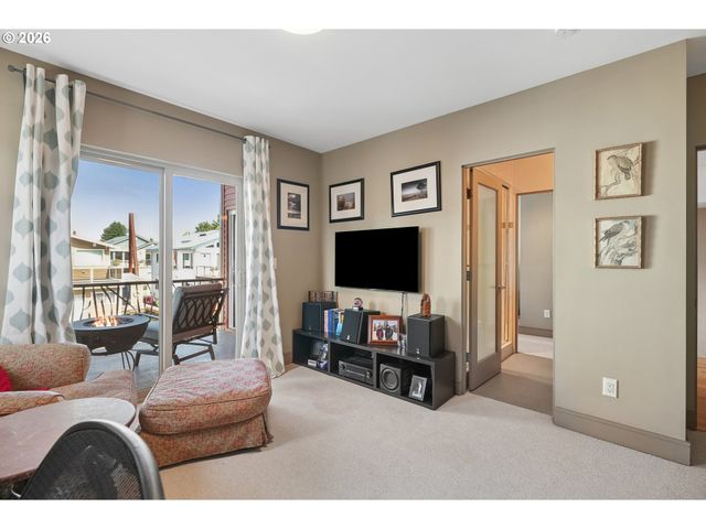 18525 Ne Marine Dr D-2, Portland, OR 97230