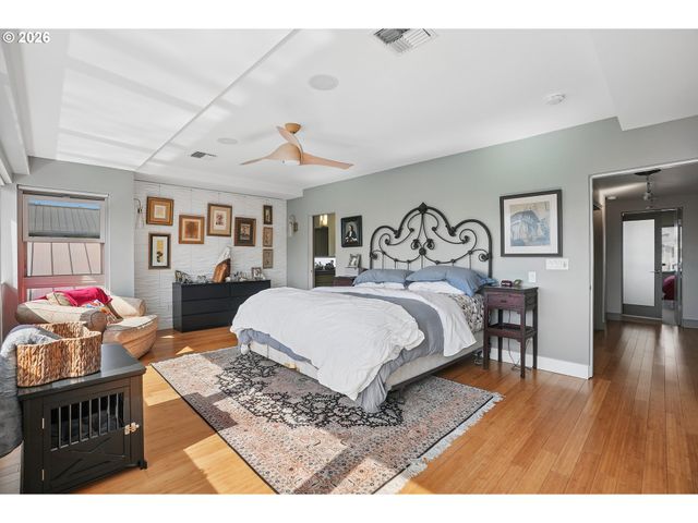 18525 Ne Marine Dr D-2, Portland, OR 97230