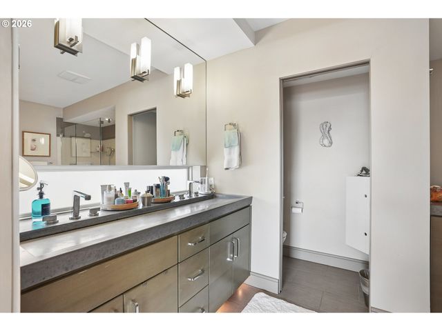 18525 Ne Marine Dr D-2, Portland, OR 97230