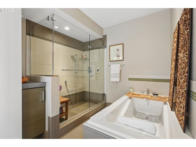 18525 Ne Marine Dr D-2, Portland, OR 97230