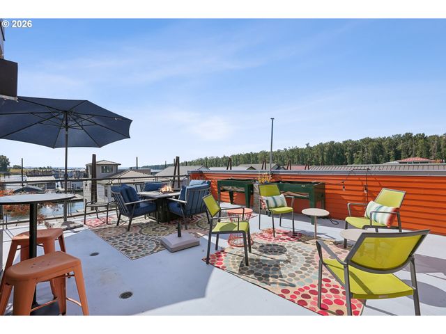 18525 Ne Marine Dr D-2, Portland, OR 97230