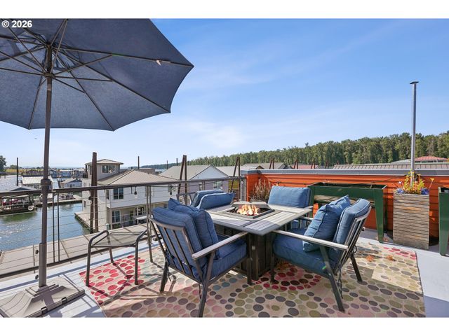 18525 Ne Marine Dr D-2, Portland, OR 97230