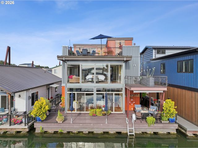18525 Ne Marine Dr D-2, Portland, OR 97230