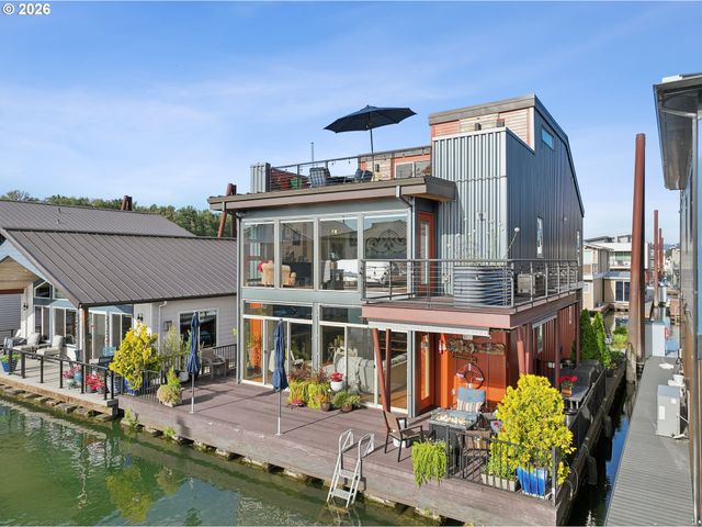 18525 Ne Marine Dr D-2, Portland, OR 97230