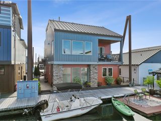 18525 Ne Marine Dr D-2, Portland, OR 97230