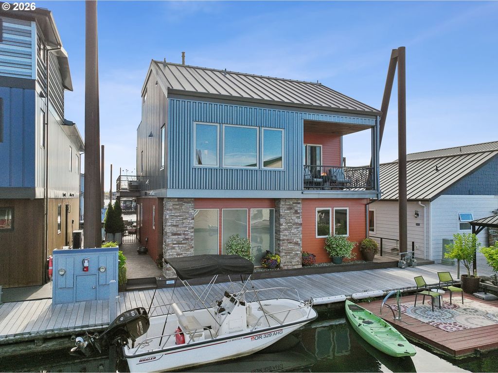 18525 Ne Marine Dr D-2, Portland, OR 97230