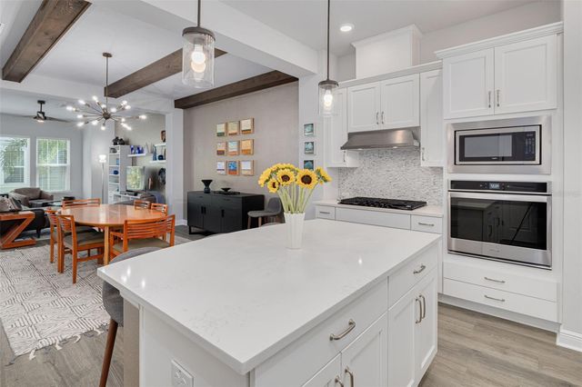 835 BURLINGTON AVENUE N, St Petersburg, FL 33701