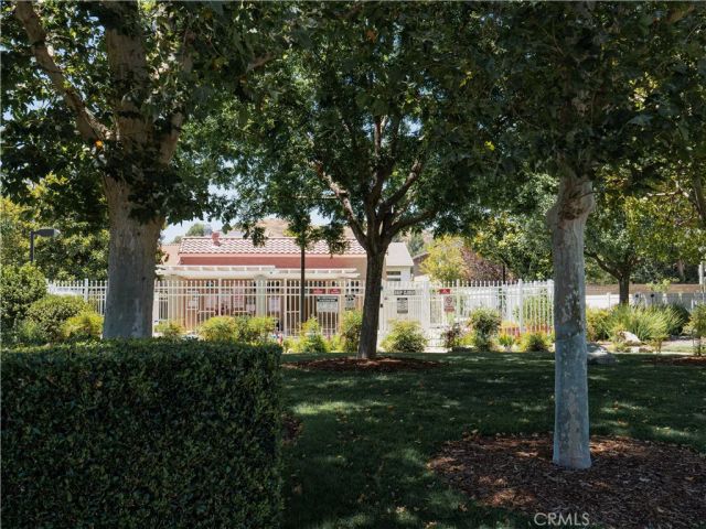 28102 Bob White Circle 4, Saugus, CA 91350