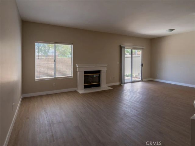 28102 Bob White Circle 4, Saugus, CA 91350