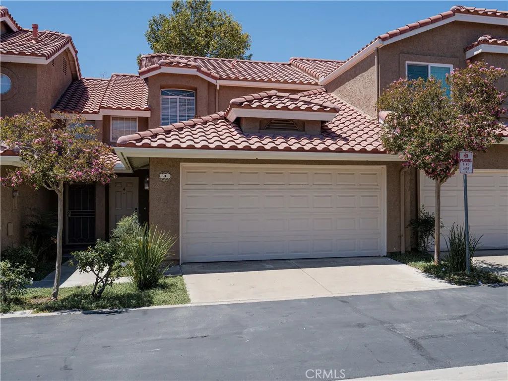 28102 Bob White Circle 4, Saugus, CA 91350