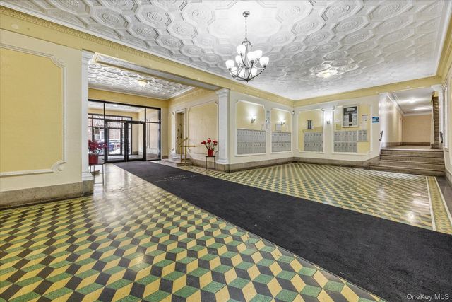 2187 Holland Avenue 4G, Bronx, NY 10462