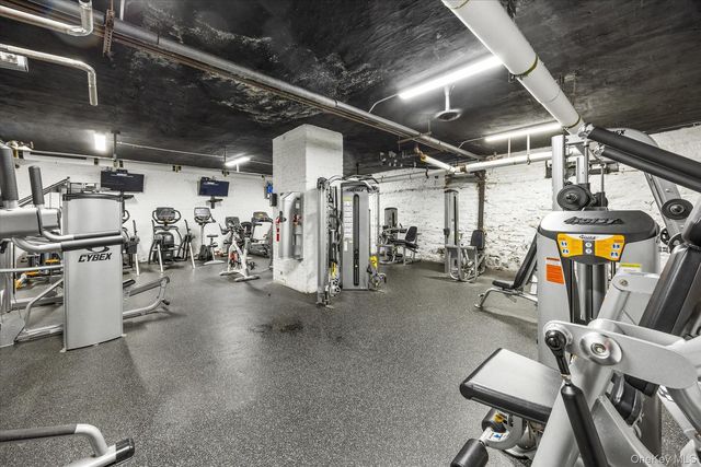 2187 Holland Avenue 4G, Bronx, NY 10462