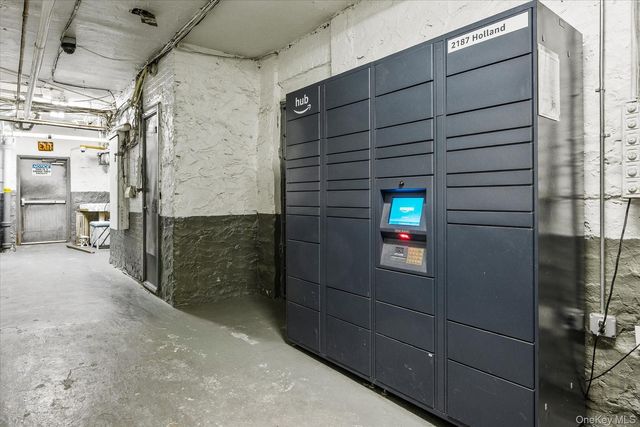 2187 Holland Avenue 4G, Bronx, NY 10462