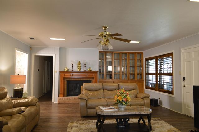 306 Beverly St, Longview, TX 75601
