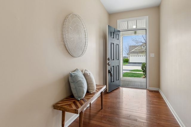 2727 Northmoor Drive, Naperville, IL 60564